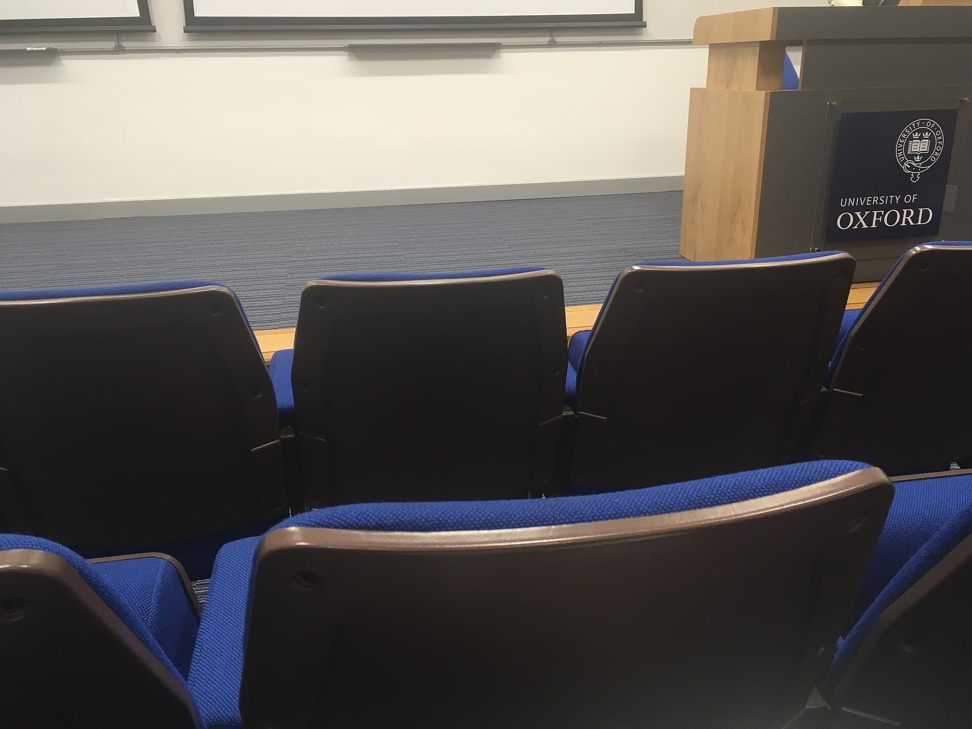 United Kingdom admission requirements: grades, tests, intakes — image 1 of 1