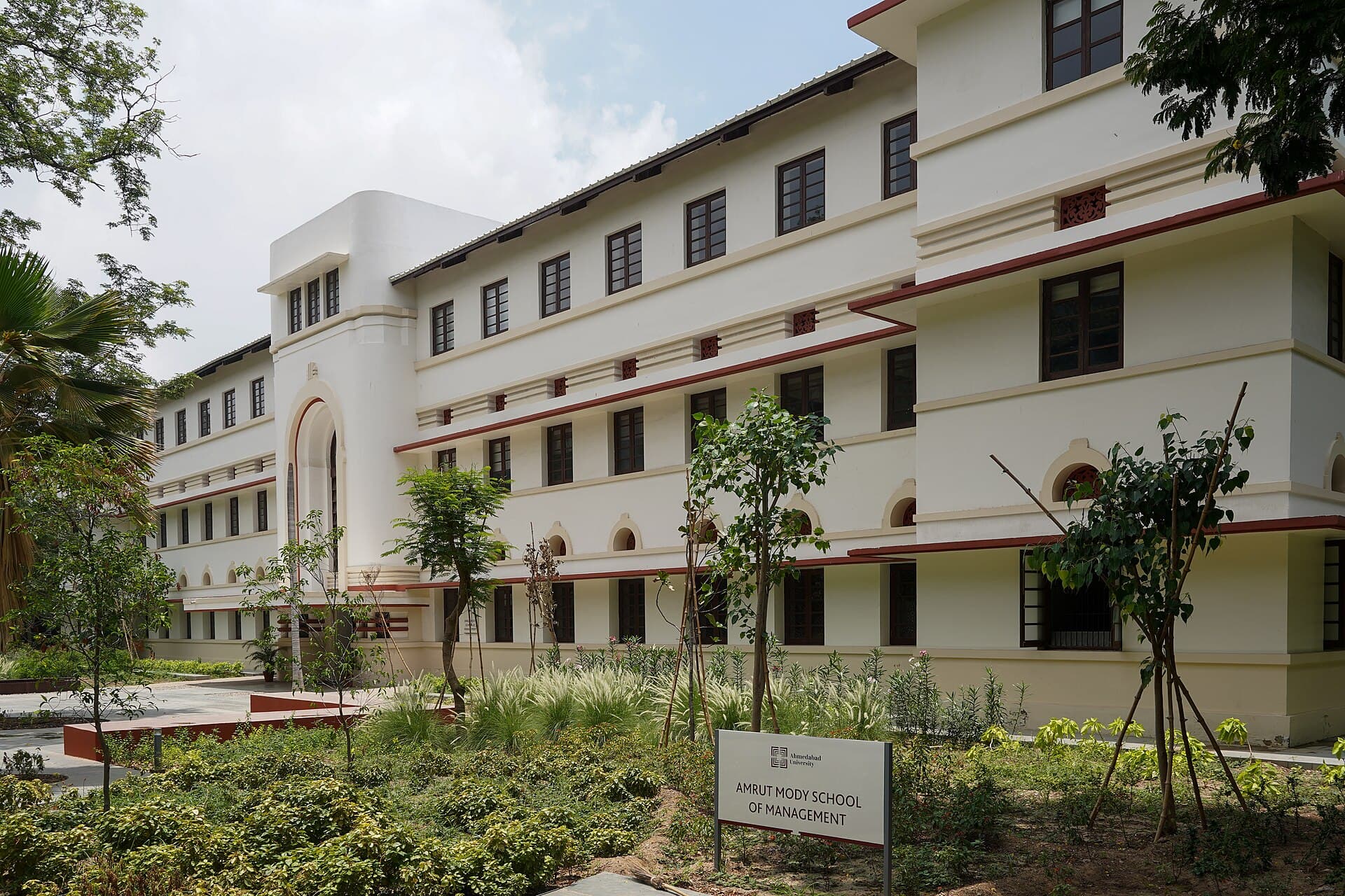 Chasing the College Name or the Right Course in Delhi NCR — image 1 of 1